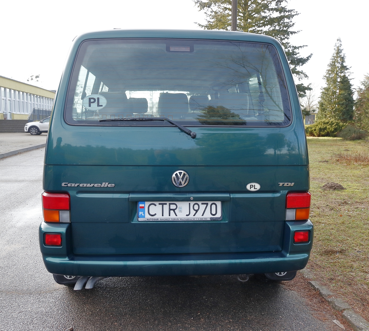 VOLKSWAGEN CARAVELLE - widok z tyłu